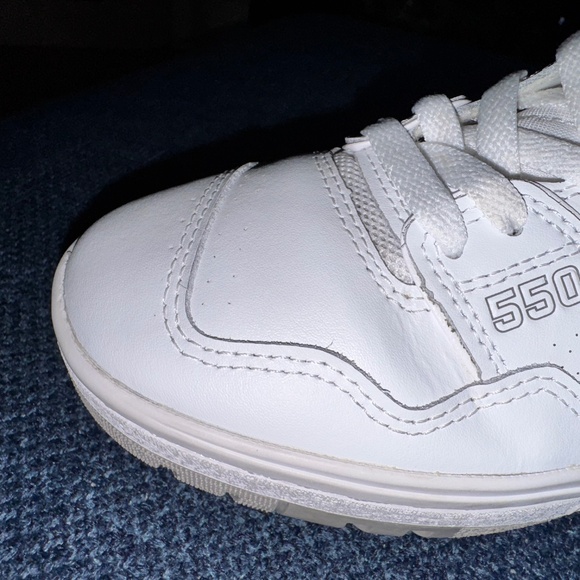 New Balance 550 Triple White Leather Sneakers (Men's 7 / Women's 8.5) - Picture 10 of 12